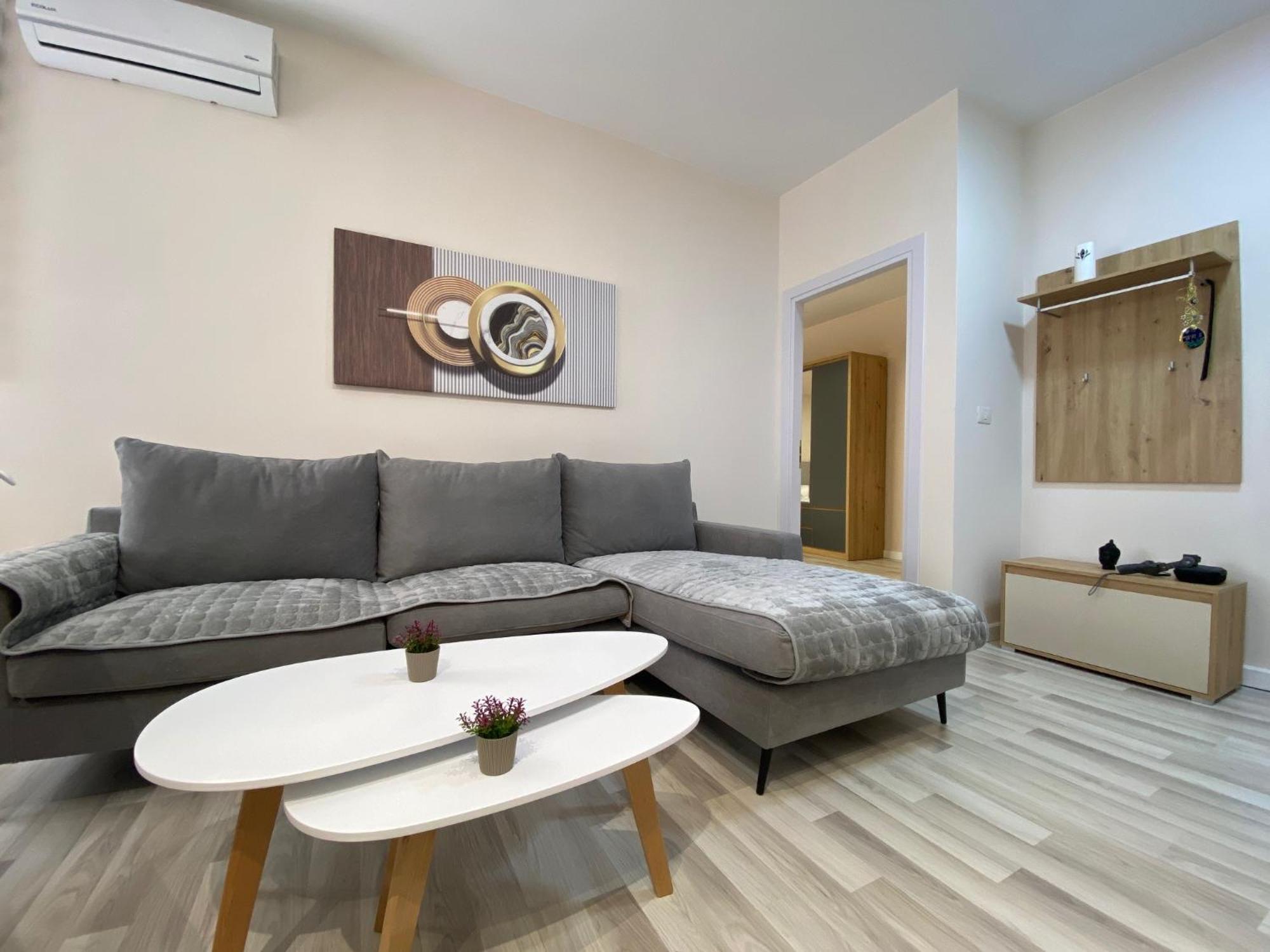 Central Cozy Apartment Tirana Exterior photo